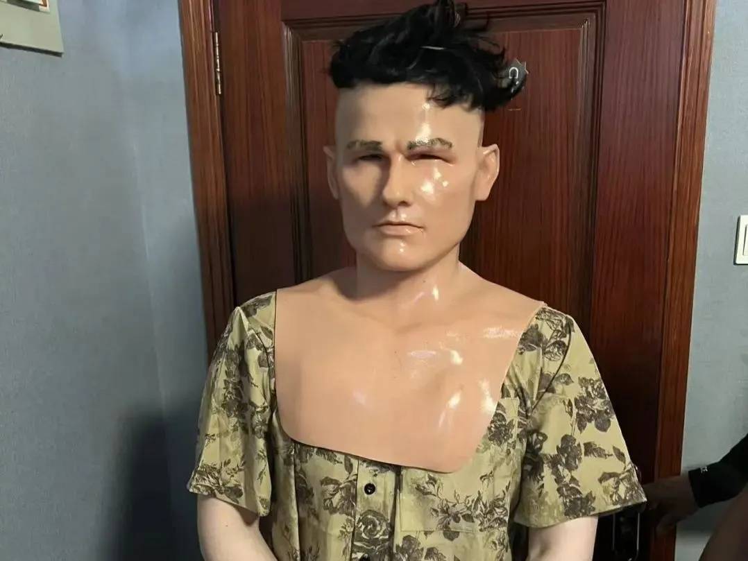 江苏一男子戴仿真“人皮”面具入室盗窃<strong></p>
<p>y币怎么刷</strong>，流窜多个小区作案，涉案金额达15万余元