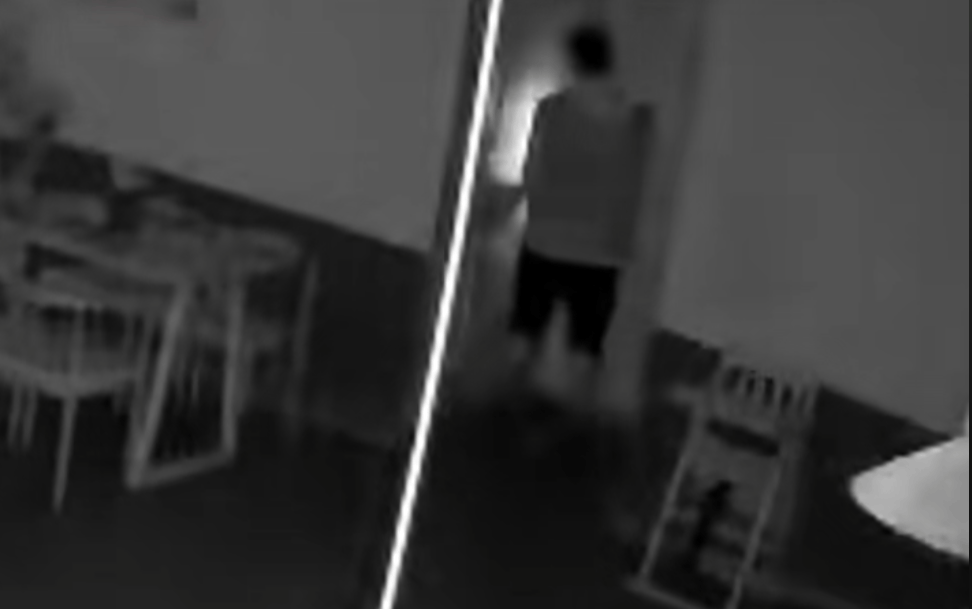 第一次见面就表白！被拒绝后男子凌晨3点狂敲女生房门<strong></p>
<p>抖币怎么用</strong>，随后拿出工具撬锁……