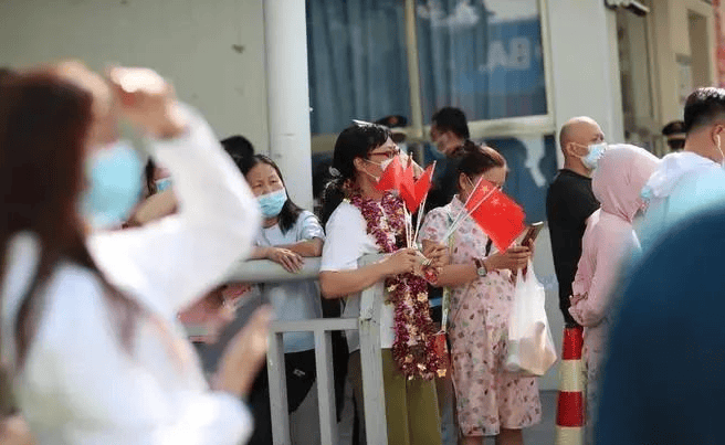 女子请假陪孩子高考被开除<strong></p>
<p>币响bx怎么换钱</strong>，称领导口头同意！公司不认：旷工！官司一路打到高院……