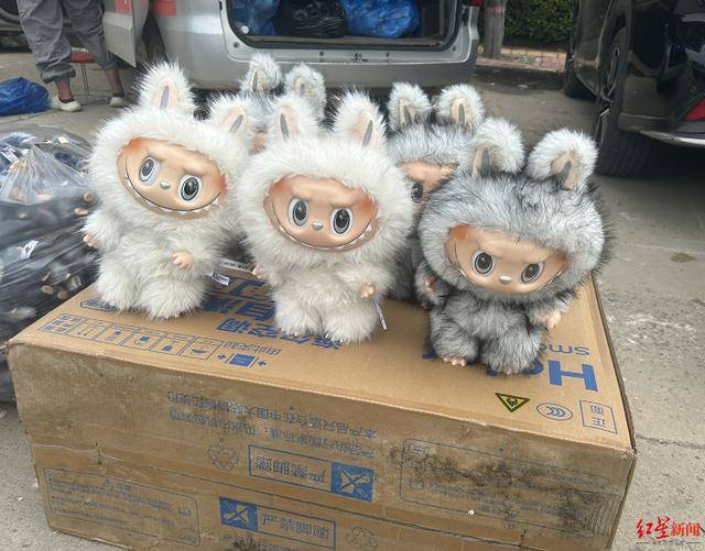 实探衡水盗版LABUBU大集：像卖菜一样摆摊卖<strong></p>
<p>龙</strong>，商家称如今订单变少生意难做