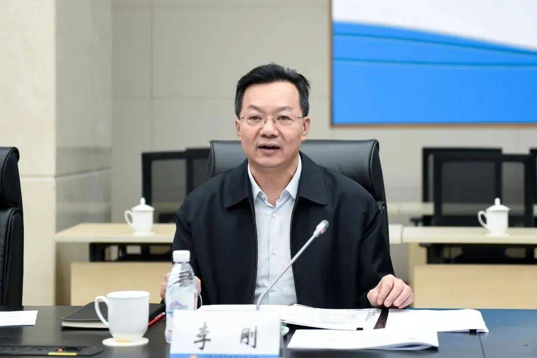 李刚在县长、区长、区委书记、市委书记、副省长、省委组织部部长等职务上<strong></p>
<p>虚拟货币上市</strong>，非法收受他人财物，数额特别巨大