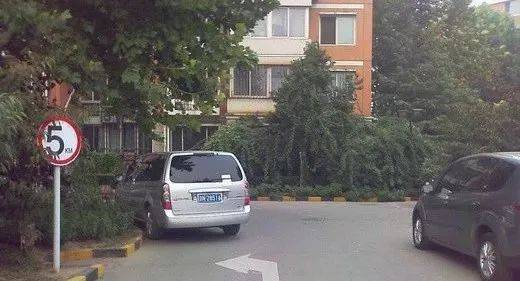 “刚走出去不到一分钟就出事”<strong></p>
<p>以太坊区块链浏览器</strong>，一家五口1死4伤！家属最新发声