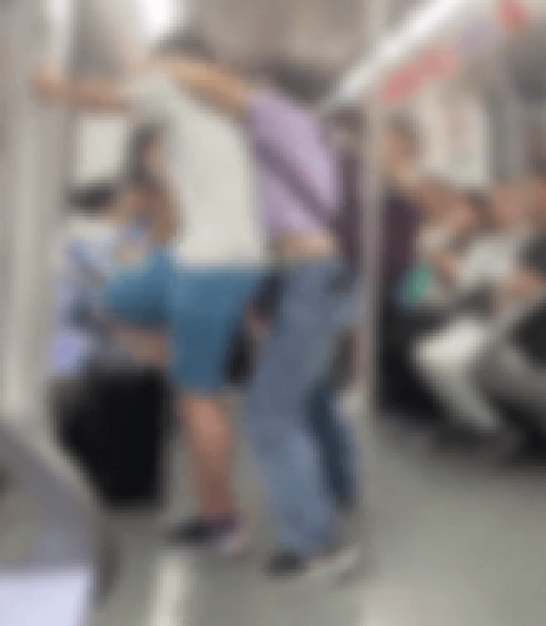 上海一男孩和妈妈坐地铁情绪激动<strong></p>
<p>以太坊区块链浏览器</strong>，用力踹门高喊开门：不就几千万吗