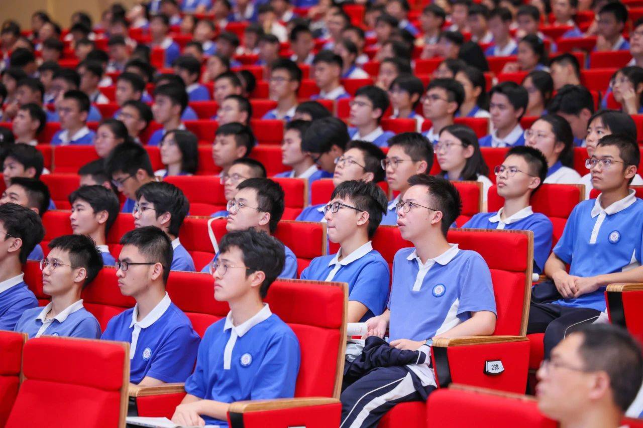 “国宝级”科学家空降<strong></p>
<p>以太坊区块链浏览器</strong>！白春礼院士为中科附高师生揭秘中国深海科技