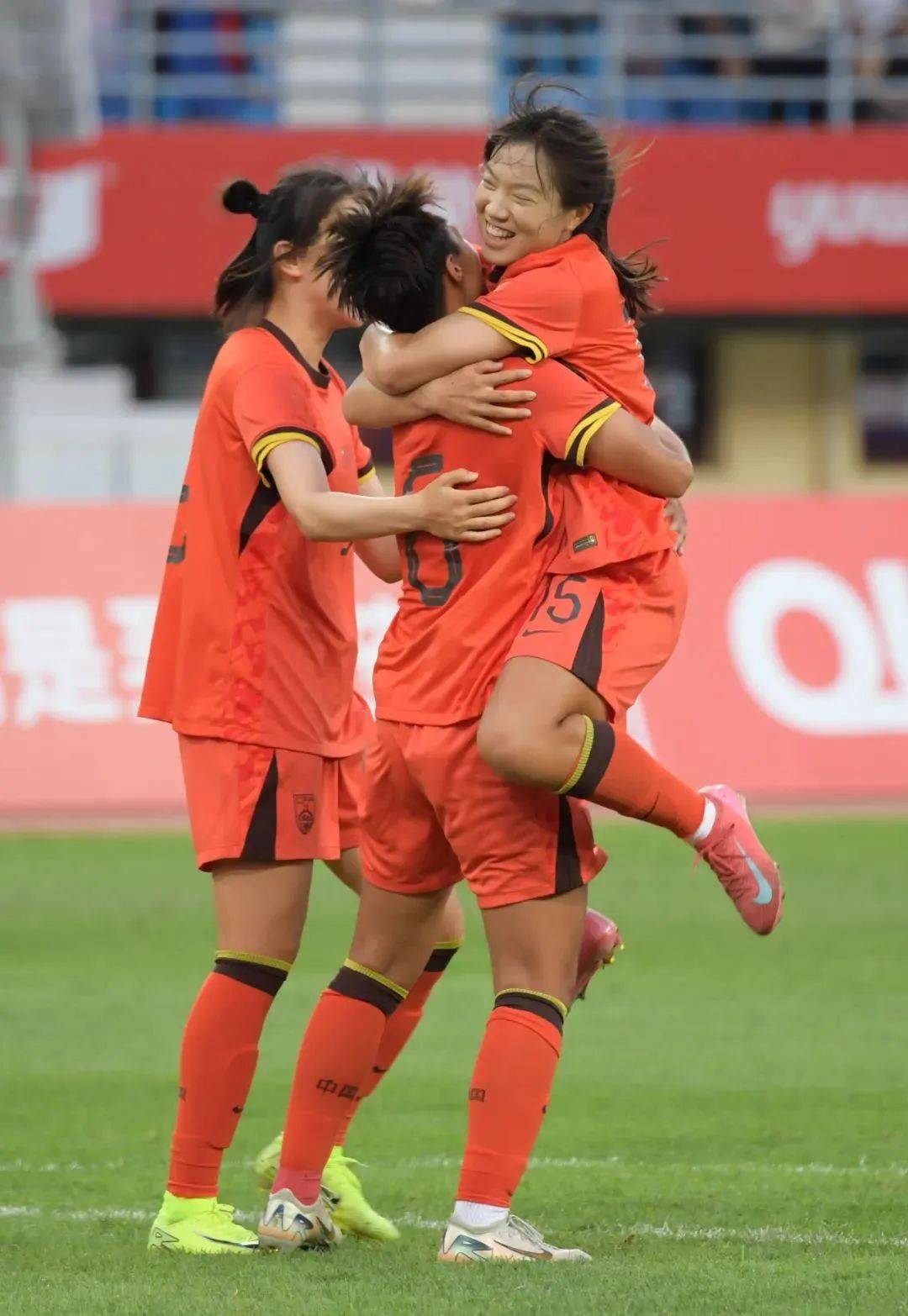 小组第一强势晋级正赛<strong></p>
<p>以太坊区块链浏览器</strong>！中国U20女足8比0横扫黎巴嫩队